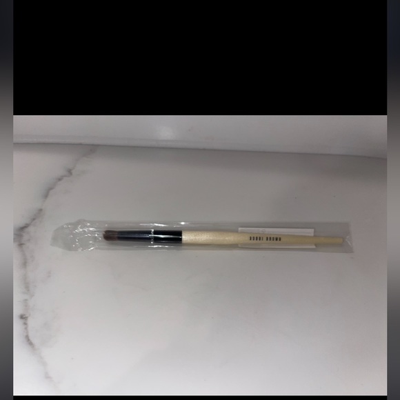Bobbi Brown eye smudger makeup brush - Picture 2 of 4